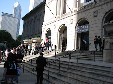 the crowd outside the Chicago Art Museum